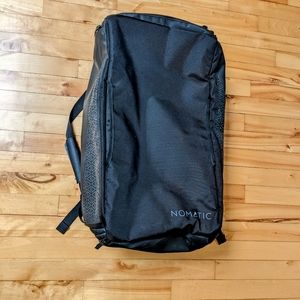NOMATIC Travel Backpack with Laptop Sleeve